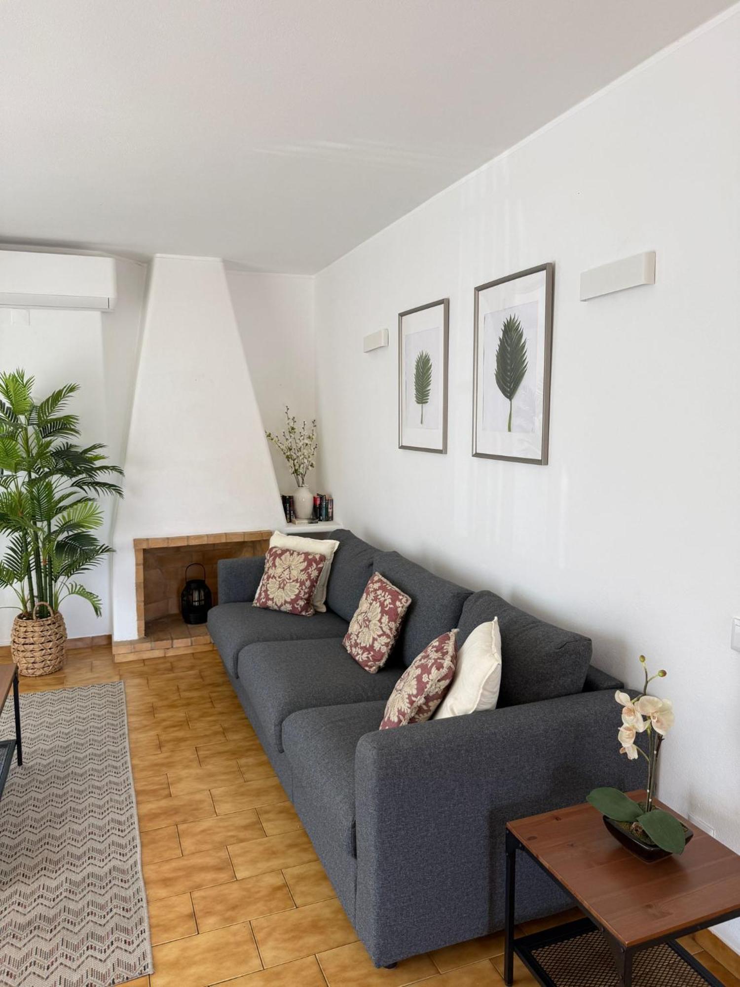 Cozy Oura Apartment *